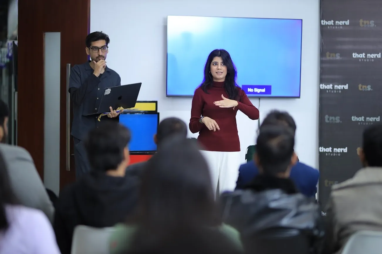 19yTLJ-YP1OHW3SjTK-JqTAo8GKEhdwOPw1447-h868-iv1